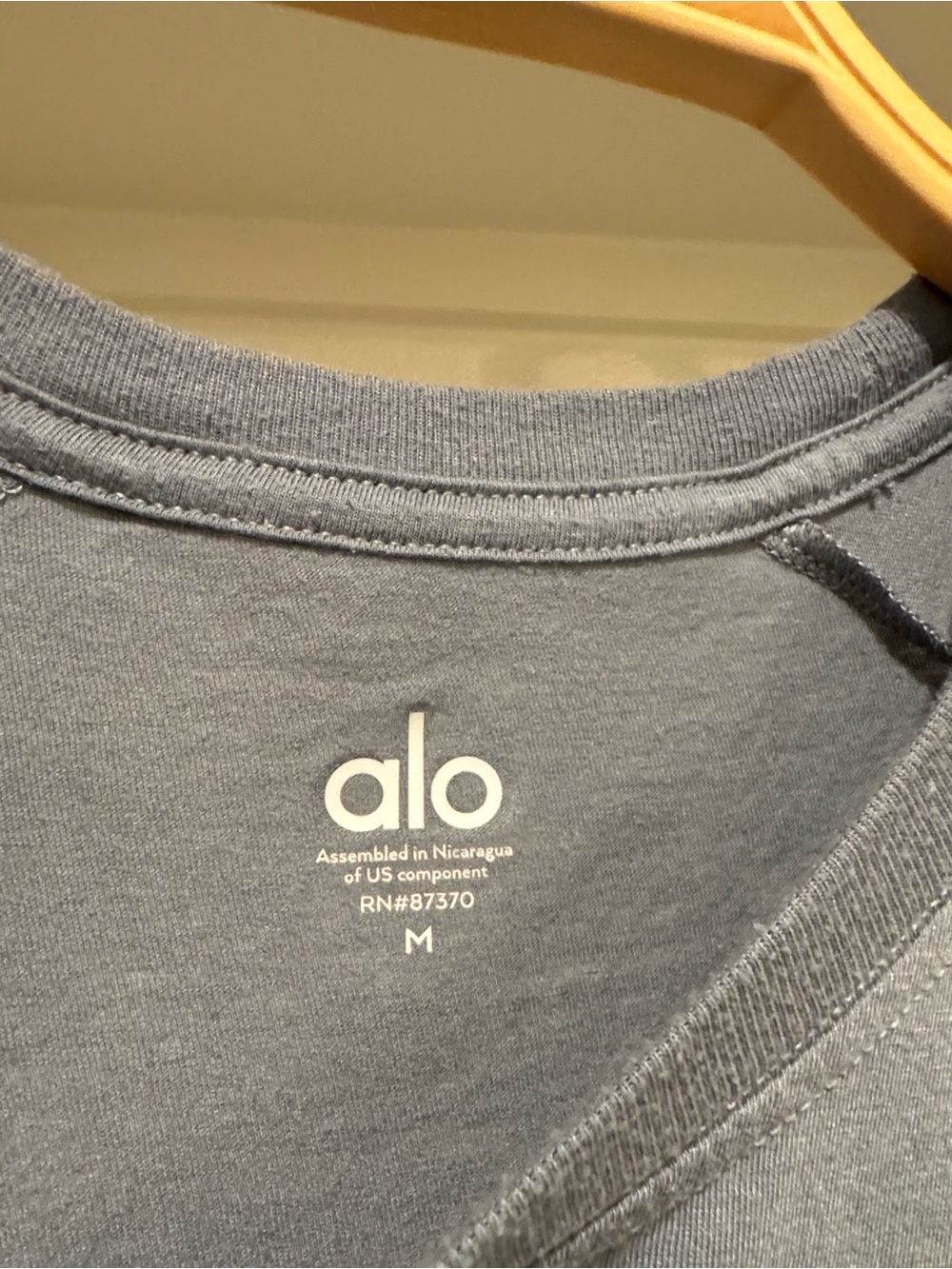 4-Pack ALO Yoga Men's Short Sleeve Crew Neck Tees | Size M - Picture 8 of 16